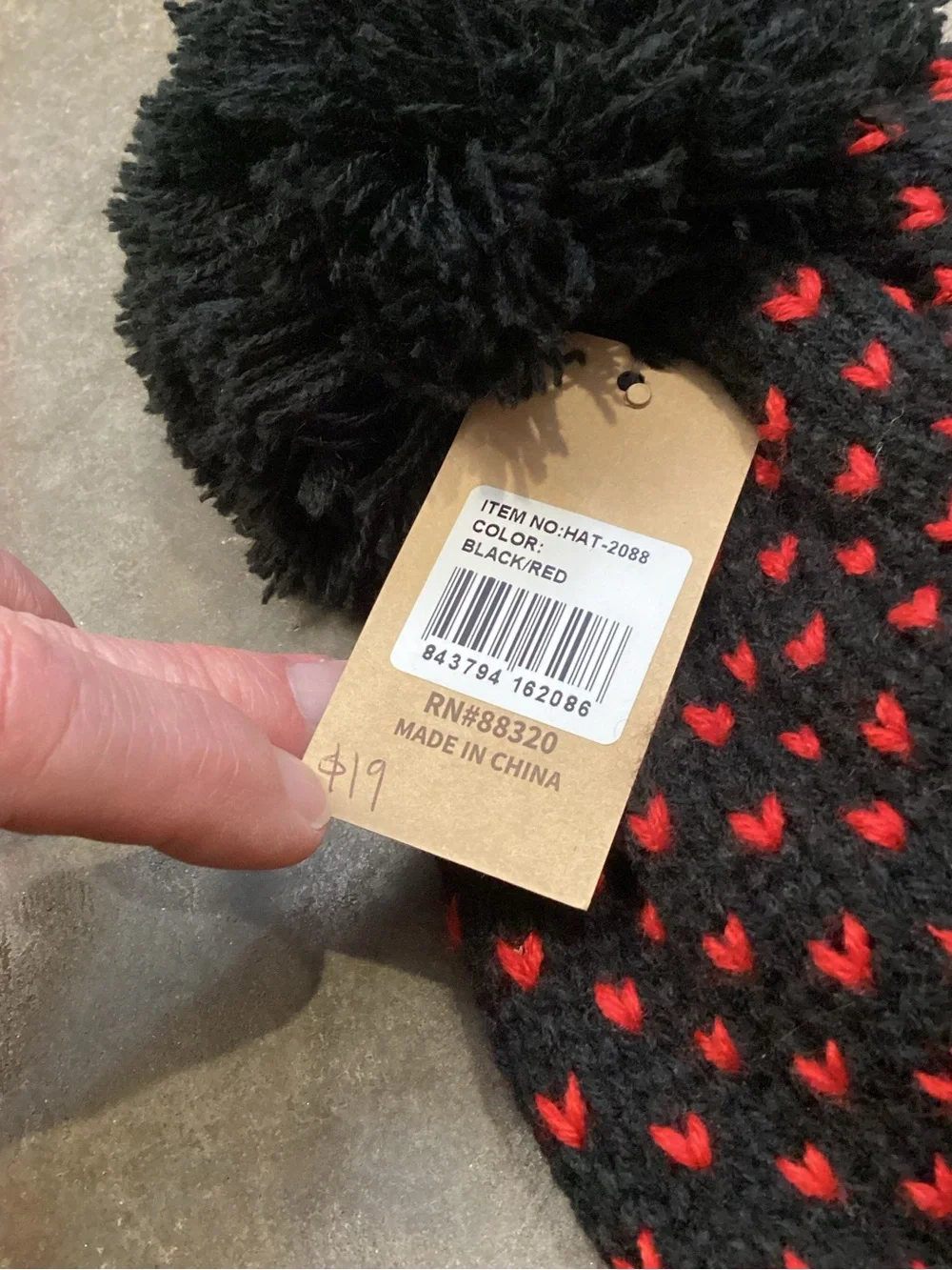 C.C Black Red Heart Stitch Pom Beanie Chunky Knit Winter Hat‎ NWT